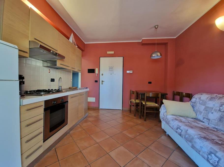 Apartmán 50 Metri Dal Mare - Free Parking E A/C Pietra Ligure Exteriér fotografie