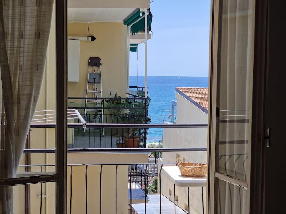 Apartmán 50 Metri Dal Mare - Free Parking E A/C Pietra Ligure Exteriér fotografie