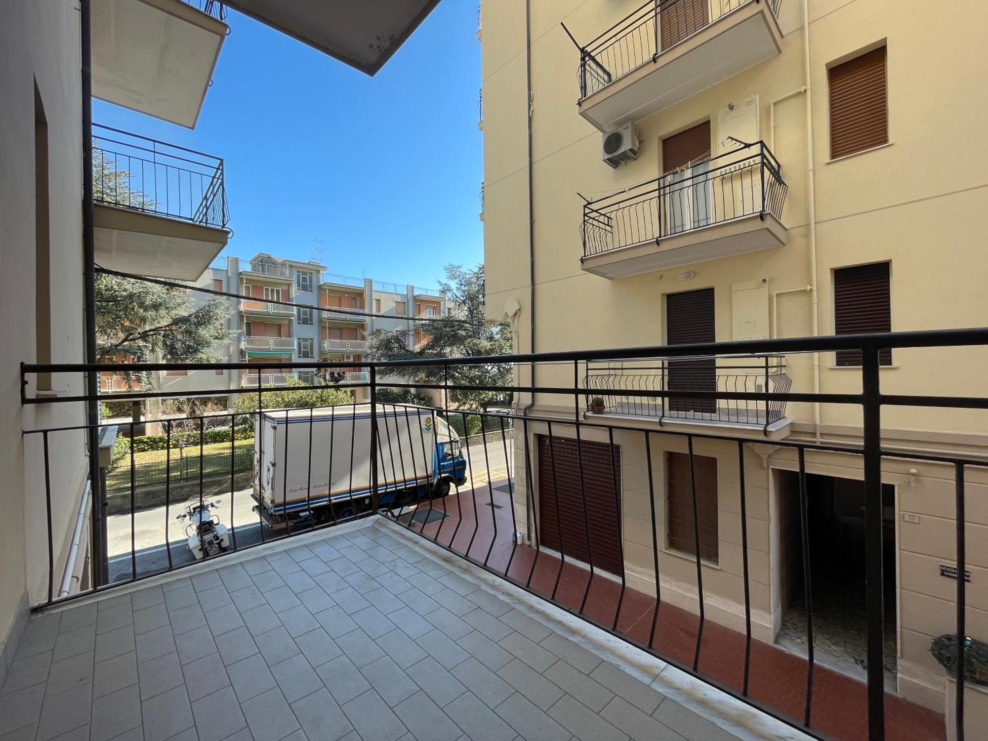 Apartmán 50 Metri Dal Mare - Free Parking E A/C Pietra Ligure Exteriér fotografie