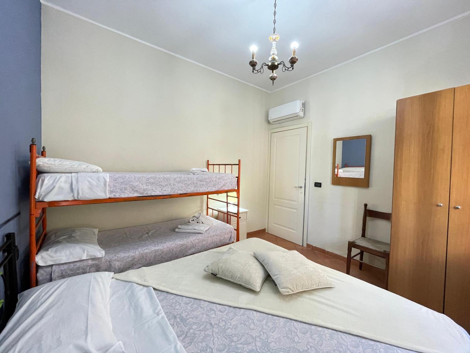 Apartmán 50 Metri Dal Mare - Free Parking E A/C Pietra Ligure Exteriér fotografie